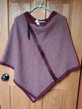 lululemon athletica Burgundy and Cream Knit Poncho
